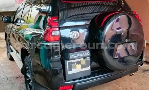 Sayi Na hannu Toyota Prado Green Mota in Douala a Ƙasar Kamaru Sayi Na hannu Toyota Prado Green Mota in Douala a Ƙasar Kamaru
