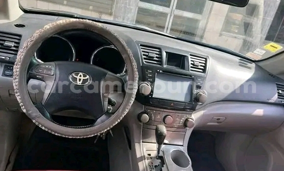 Sayi Na hannu Toyota Highlander Sauran Mota in Douala a Ƙasar Kamaru Sayi Na hannu Toyota Highlander Sauran Mota in Douala a Ƙasar Kamaru