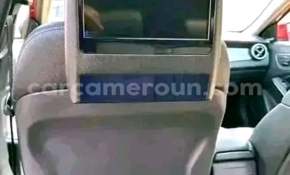 Sayi Na hannu Mercedes‒Benz M-klasse Red Mota in Douala a Ƙasar Kamaru