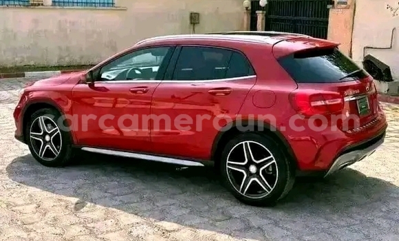 Sayi Na hannu Mercedes‒Benz M-klasse Red Mota in Douala a Ƙasar Kamaru Sayi Na hannu Mercedes‒Benz M-klasse Red Mota in Douala a Ƙasar Kamaru