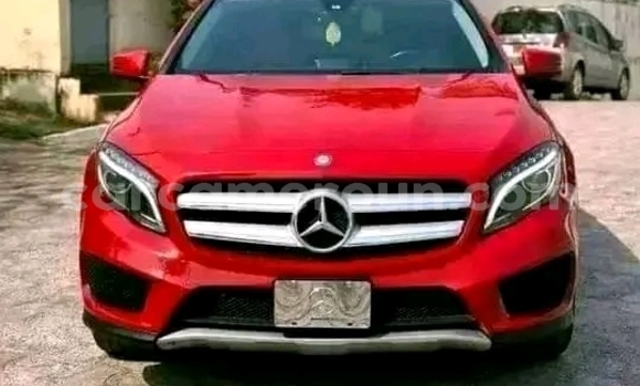 Sayi Na hannu Mercedes‒Benz M-klasse Red Mota in Douala a Ƙasar Kamaru Sayi Na hannu Mercedes‒Benz M-klasse Red Mota in Douala a Ƙasar Kamaru