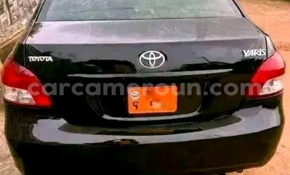 Sayi Na hannu Toyota Yaris Black Mota in Douala a Ƙasar Kamaru Sayi Na hannu Toyota Yaris Black Mota in Douala a Ƙasar Kamaru