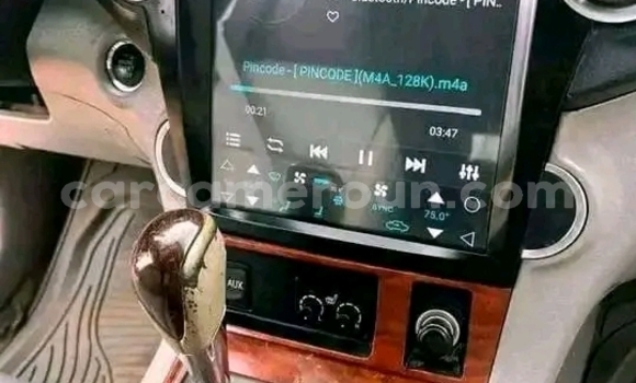 Sayi Na hannu Toyota Highlander Sauran Mota in Douala a Ƙasar Kamaru Sayi Na hannu Toyota Highlander Sauran Mota in Douala a Ƙasar Kamaru