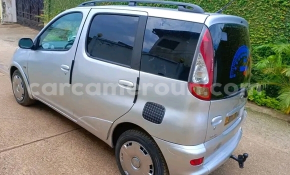 Sayi Na hannu Toyota Yaris Sauran Mota in Douala a Ƙasar Kamaru Sayi Na hannu Toyota Yaris Sauran Mota in Douala a Ƙasar Kamaru