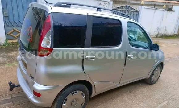 Sayi Na hannu Toyota Yaris Sauran Mota in Douala a Ƙasar Kamaru Sayi Na hannu Toyota Yaris Sauran Mota in Douala a Ƙasar Kamaru