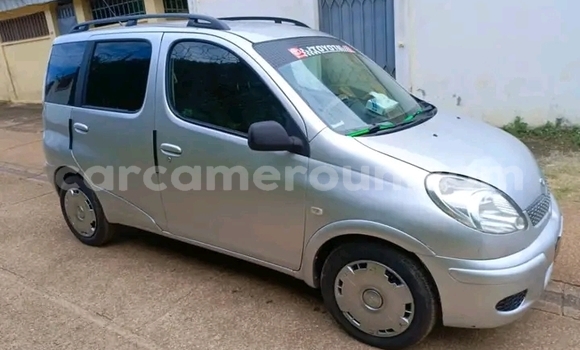 Sayi Na hannu Toyota Yaris Sauran Mota in Douala a Ƙasar Kamaru Sayi Na hannu Toyota Yaris Sauran Mota in Douala a Ƙasar Kamaru