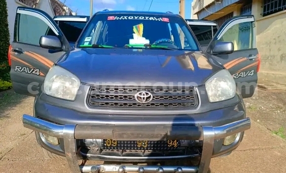 Sayi Na hannu Toyota RAV4 Black Mota in Douala a Ƙasar Kamaru Sayi Na hannu Toyota RAV4 Black Mota in Douala a Ƙasar Kamaru