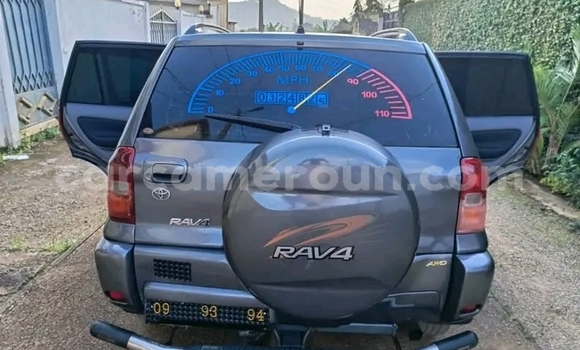 Sayi Na hannu Toyota RAV4 Black Mota in Douala a Ƙasar Kamaru Sayi Na hannu Toyota RAV4 Black Mota in Douala a Ƙasar Kamaru