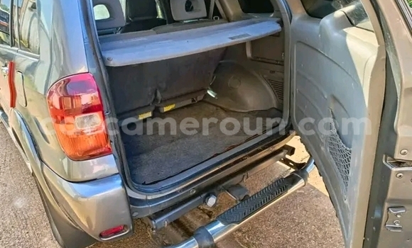 Sayi Na hannu Toyota RAV4 Black Mota in Douala a Ƙasar Kamaru Sayi Na hannu Toyota RAV4 Black Mota in Douala a Ƙasar Kamaru