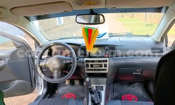 Sayi Na hannu Toyota Corolla Sauran Mota in Douala a Ƙasar Kamaru Sayi Na hannu Toyota Corolla Sauran Mota in Douala a Ƙasar Kamaru
