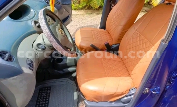 Sayi Na hannu Toyota Yaris Blue Mota in Douala a Ƙasar Kamaru Sayi Na hannu Toyota Yaris Blue Mota in Douala a Ƙasar Kamaru