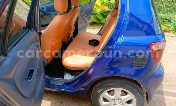 Sayi Na hannu Toyota Yaris Blue Mota in Douala a Ƙasar Kamaru Sayi Na hannu Toyota Yaris Blue Mota in Douala a Ƙasar Kamaru