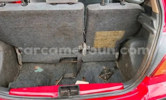 Sayi Na hannu Toyota Yaris Red Mota in Douala a Ƙasar Kamaru Sayi Na hannu Toyota Yaris Red Mota in Douala a Ƙasar Kamaru