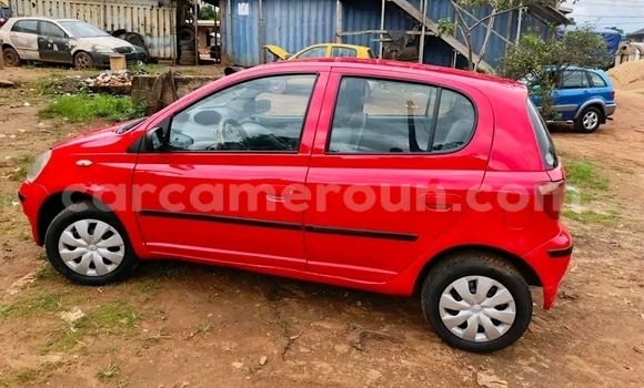 Sayi Na hannu Toyota Yaris Red Mota in Douala a Ƙasar Kamaru Sayi Na hannu Toyota Yaris Red Mota in Douala a Ƙasar Kamaru