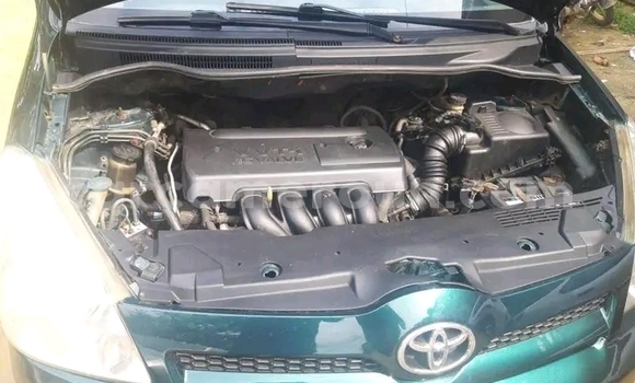 Sayi Na hannu Toyota Corolla Green Mota in Douala a Ƙasar Kamaru Sayi Na hannu Toyota Corolla Green Mota in Douala a Ƙasar Kamaru