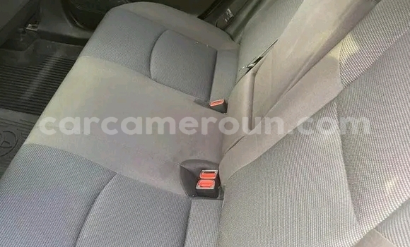 Sayi Na hannu Toyota RAV4 Black Mota in Douala a Ƙasar Kamaru Sayi Na hannu Toyota RAV4 Black Mota in Douala a Ƙasar Kamaru