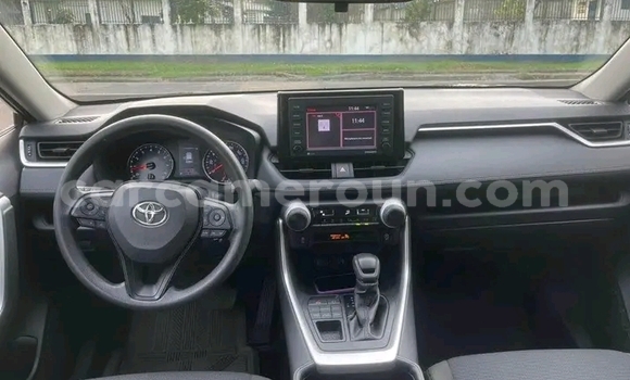 Sayi Na hannu Toyota RAV4 Black Mota in Douala a Ƙasar Kamaru Sayi Na hannu Toyota RAV4 Black Mota in Douala a Ƙasar Kamaru