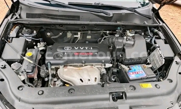 Sayi Na hannu Toyota RAV4 Black Mota in Douala a Ƙasar Kamaru Sayi Na hannu Toyota RAV4 Black Mota in Douala a Ƙasar Kamaru