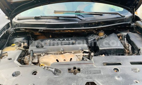 Sayi Na hannu Toyota Blade Black Mota in Douala a Ƙasar Kamaru Sayi Na hannu Toyota Blade Black Mota in Douala a Ƙasar Kamaru