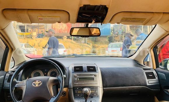 Sayi Na hannu Toyota Blade Black Mota in Douala a Ƙasar Kamaru Sayi Na hannu Toyota Blade Black Mota in Douala a Ƙasar Kamaru