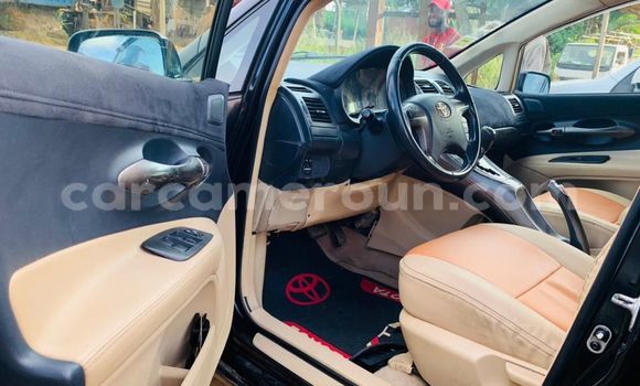 Sayi Na hannu Toyota Blade Black Mota in Douala a Ƙasar Kamaru Sayi Na hannu Toyota Blade Black Mota in Douala a Ƙasar Kamaru