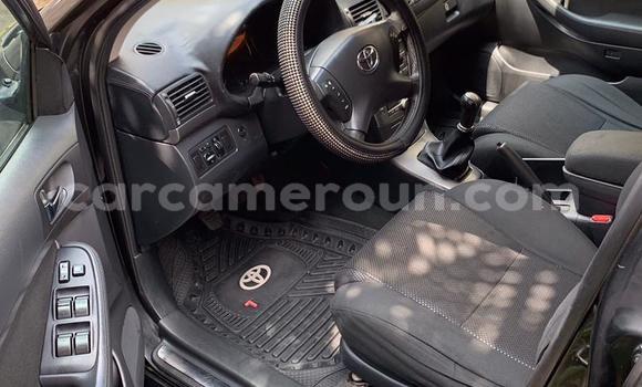 Sayi Na hannu Toyota Avensis Black Mota in Douala a Ƙasar Kamaru Sayi Na hannu Toyota Avensis Black Mota in Douala a Ƙasar Kamaru