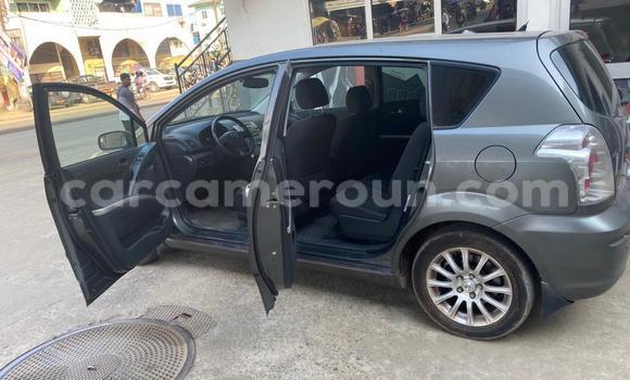 Acheter Occasion Voiture Toyota Corolla Verso Noir à Douala, Littoral Cameroon Acheter Occasion Voiture Toyota Corolla Verso Noir à Douala, Littoral Cameroon