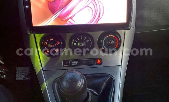 Sayi Imported Toyota Auris White Mota in Douala a Ƙasar Kamaru Sayi Imported Toyota Auris White Mota in Douala a Ƙasar Kamaru