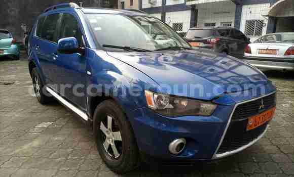 Sayi Na hannu Mitsubishi Outlander Blue Mota in Douala a Ƙasar Kamaru Sayi Na hannu Mitsubishi Outlander Blue Mota in Douala a Ƙasar Kamaru