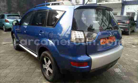 Sayi Na hannu Mitsubishi Outlander Blue Mota in Douala a Ƙasar Kamaru Sayi Na hannu Mitsubishi Outlander Blue Mota in Douala a Ƙasar Kamaru