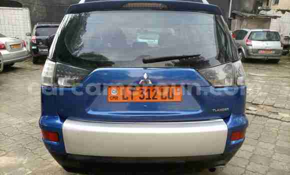Sayi Na hannu Mitsubishi Outlander Blue Mota in Douala a Ƙasar Kamaru Sayi Na hannu Mitsubishi Outlander Blue Mota in Douala a Ƙasar Kamaru