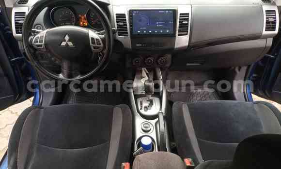 Sayi Na hannu Mitsubishi Outlander Blue Mota in Douala a Ƙasar Kamaru Sayi Na hannu Mitsubishi Outlander Blue Mota in Douala a Ƙasar Kamaru