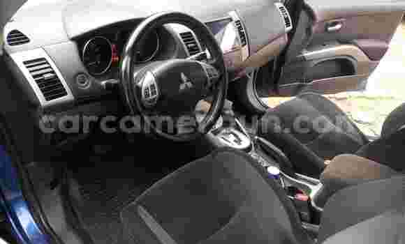 Sayi Na hannu Mitsubishi Outlander Blue Mota in Douala a Ƙasar Kamaru Sayi Na hannu Mitsubishi Outlander Blue Mota in Douala a Ƙasar Kamaru