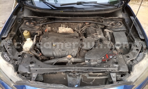 Sayi Na hannu Mitsubishi Outlander Blue Mota in Douala a Ƙasar Kamaru Sayi Na hannu Mitsubishi Outlander Blue Mota in Douala a Ƙasar Kamaru