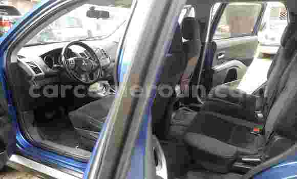 Sayi Na hannu Mitsubishi Outlander Blue Mota in Douala a Ƙasar Kamaru Sayi Na hannu Mitsubishi Outlander Blue Mota in Douala a Ƙasar Kamaru