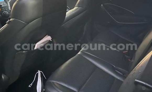 Sayi Imported Hyundai Santa Fe Azurfa Mota in Douala a Ƙasar Kamaru Sayi Imported Hyundai Santa Fe Azurfa Mota in Douala a Ƙasar Kamaru