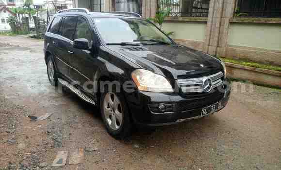 Sayi Na hannu Mercedes‒Benz GL-klasse Black Mota in Douala a Ƙasar Kamaru Sayi Na hannu Mercedes‒Benz GL-klasse Black Mota in Douala a Ƙasar Kamaru