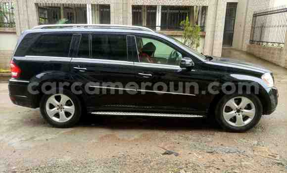 Sayi Na hannu Mercedes‒Benz GL-klasse Black Mota in Douala a Ƙasar Kamaru Sayi Na hannu Mercedes‒Benz GL-klasse Black Mota in Douala a Ƙasar Kamaru