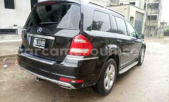 Sayi Na hannu Mercedes‒Benz GL-klasse Black Mota in Douala a Ƙasar Kamaru Sayi Na hannu Mercedes‒Benz GL-klasse Black Mota in Douala a Ƙasar Kamaru