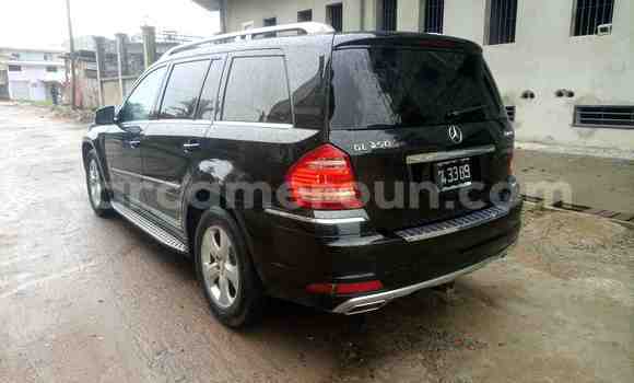 Sayi Na hannu Mercedes‒Benz GL-klasse Black Mota in Douala a Ƙasar Kamaru Sayi Na hannu Mercedes‒Benz GL-klasse Black Mota in Douala a Ƙasar Kamaru