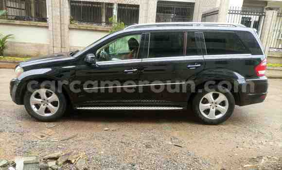 Sayi Na hannu Mercedes‒Benz GL-klasse Black Mota in Douala a Ƙasar Kamaru Sayi Na hannu Mercedes‒Benz GL-klasse Black Mota in Douala a Ƙasar Kamaru