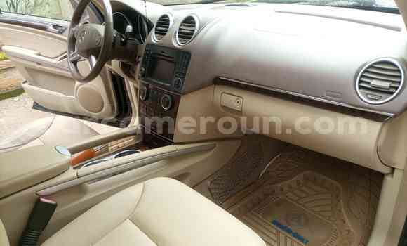 Sayi Na hannu Mercedes‒Benz GL-klasse Black Mota in Douala a Ƙasar Kamaru Sayi Na hannu Mercedes‒Benz GL-klasse Black Mota in Douala a Ƙasar Kamaru