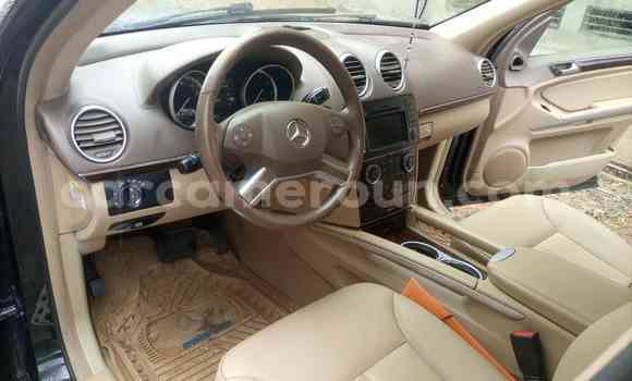 Sayi Na hannu Mercedes‒Benz GL-klasse Black Mota in Douala a Ƙasar Kamaru Sayi Na hannu Mercedes‒Benz GL-klasse Black Mota in Douala a Ƙasar Kamaru