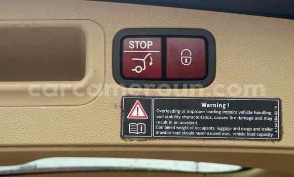 Sayi Na hannu Mercedes‒Benz GL-klasse Black Mota in Douala a Ƙasar Kamaru Sayi Na hannu Mercedes‒Benz GL-klasse Black Mota in Douala a Ƙasar Kamaru