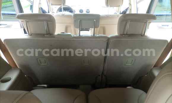 Sayi Na hannu Mercedes‒Benz GL-klasse Black Mota in Douala a Ƙasar Kamaru Sayi Na hannu Mercedes‒Benz GL-klasse Black Mota in Douala a Ƙasar Kamaru