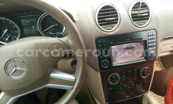 Sayi Na hannu Mercedes‒Benz GL-klasse Black Mota in Douala a Ƙasar Kamaru Sayi Na hannu Mercedes‒Benz GL-klasse Black Mota in Douala a Ƙasar Kamaru