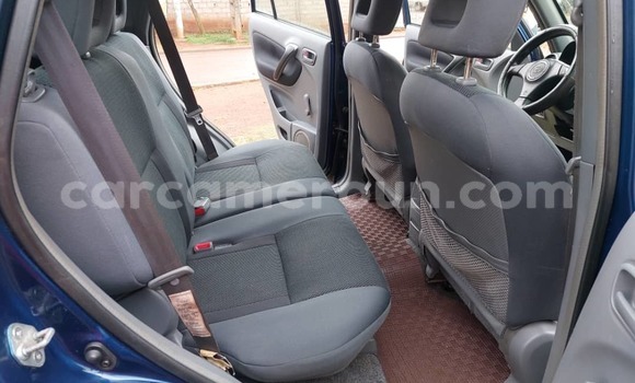 Sayi Na hannu Toyota RAV4 Blue Mota in Yaounde a Babban Kamaru Sayi Na hannu Toyota RAV4 Blue Mota in Yaounde a Babban Kamaru