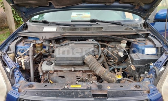 Sayi Na hannu Toyota RAV4 Blue Mota in Yaounde a Babban Kamaru Sayi Na hannu Toyota RAV4 Blue Mota in Yaounde a Babban Kamaru