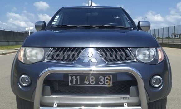 Acheter Import Voiture Mitsubishi L200 Bleu à Douala, Littoral Cameroon