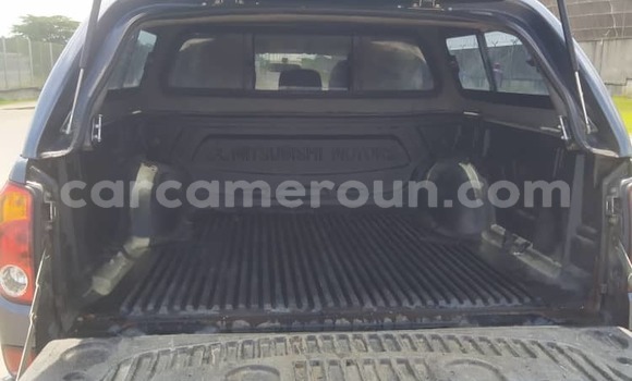 Sayi Imported Mitsubishi L200 Blue Mota in Douala a Ƙasar Kamaru Sayi Imported Mitsubishi L200 Blue Mota in Douala a Ƙasar Kamaru